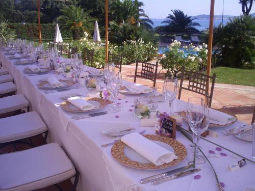 Hotel Villa Les Rosiers Grimaud Exterior photo