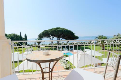 Hotel Villa Les Rosiers Grimaud Exterior photo